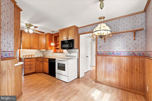 141 FLINTLOCK RD, Drexel Hill, PA 19026
