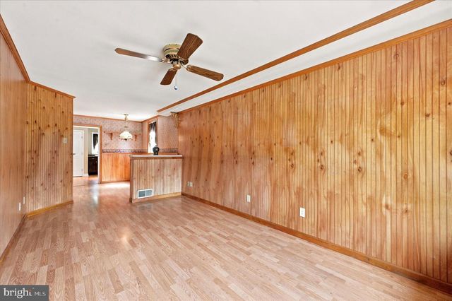 141 FLINTLOCK RD, Drexel Hill, PA 19026