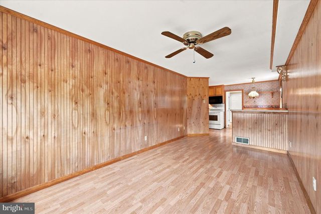 141 FLINTLOCK RD, Drexel Hill, PA 19026