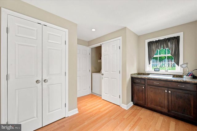 141 FLINTLOCK RD, Drexel Hill, PA 19026
