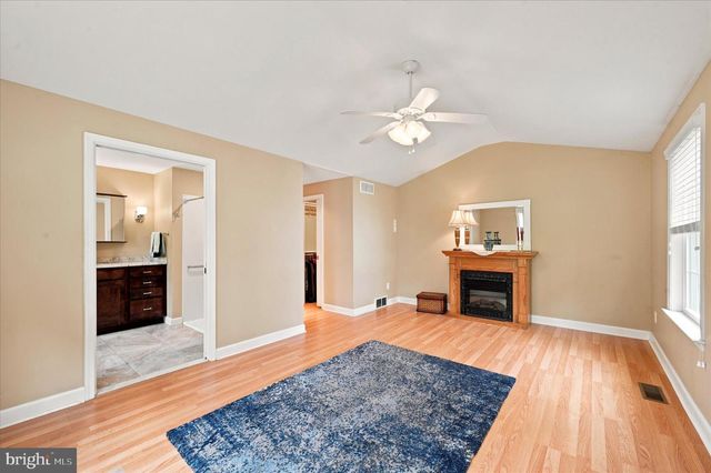 141 FLINTLOCK RD, Drexel Hill, PA 19026