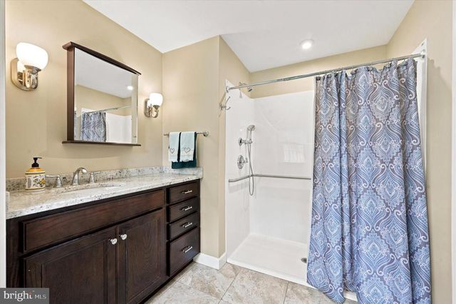 141 FLINTLOCK RD, Drexel Hill, PA 19026