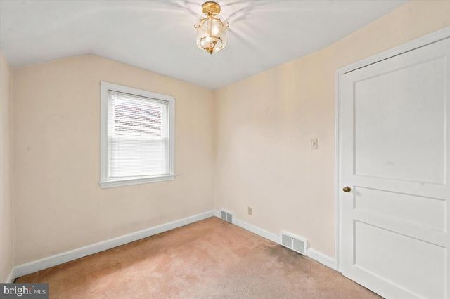 141 FLINTLOCK RD, Drexel Hill, PA 19026