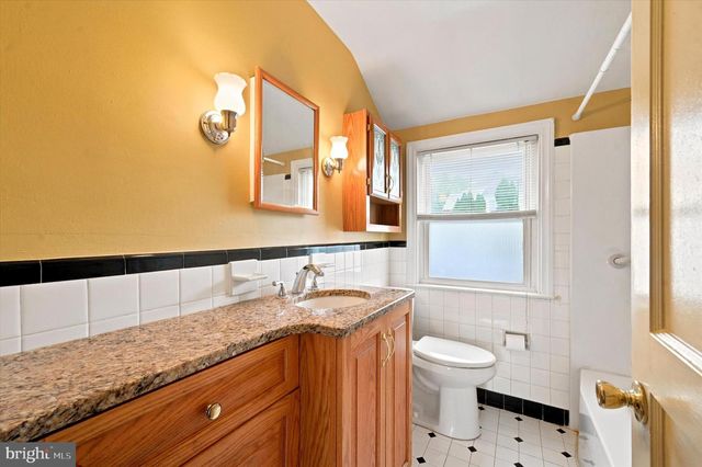 141 FLINTLOCK RD, Drexel Hill, PA 19026