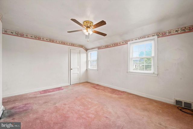 141 FLINTLOCK RD, Drexel Hill, PA 19026