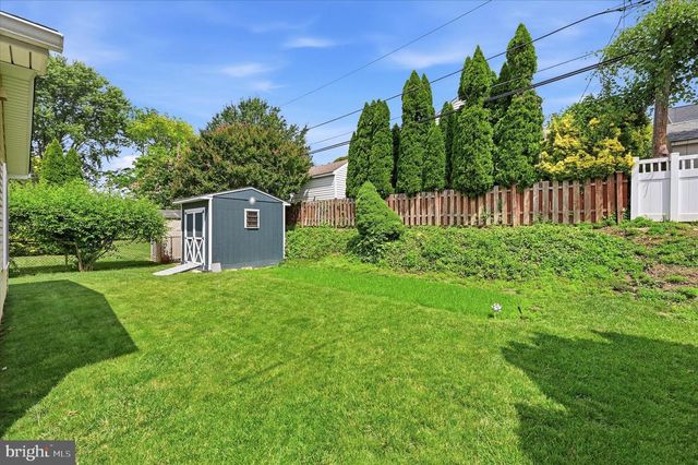 141 FLINTLOCK RD, Drexel Hill, PA 19026