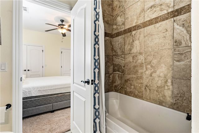 4602 W Warbal Trail, Rogers, AR 72758