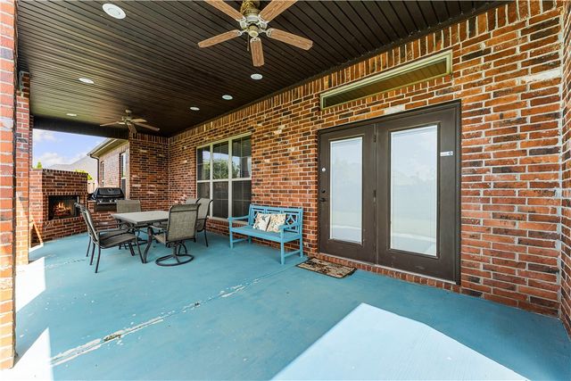 4602 W Warbal Trail, Rogers, AR 72758