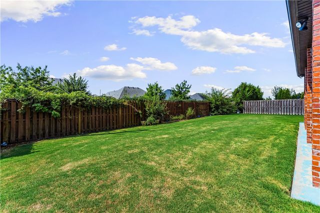 4602 W Warbal Trail, Rogers, AR 72758