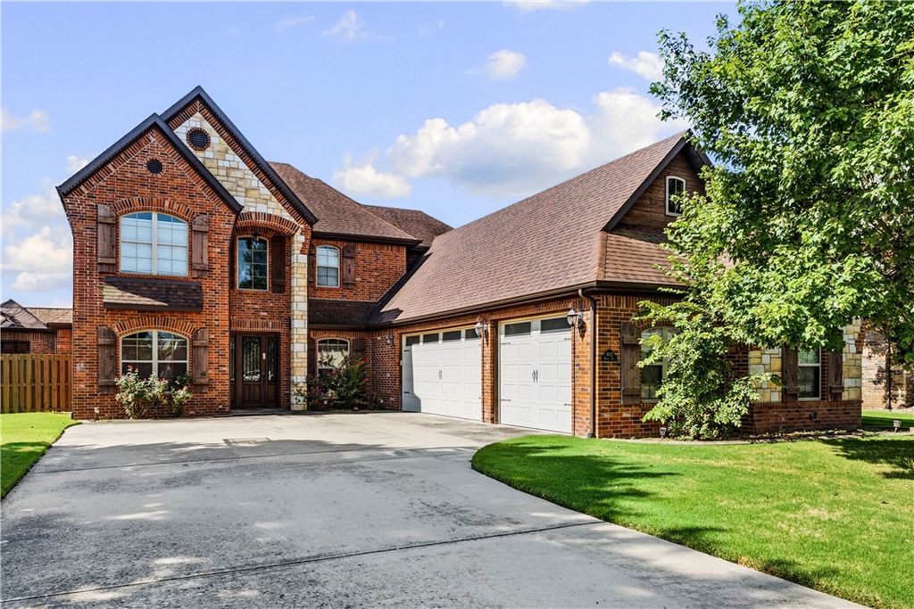 4602 W Warbal Trail, Rogers, AR 72758
