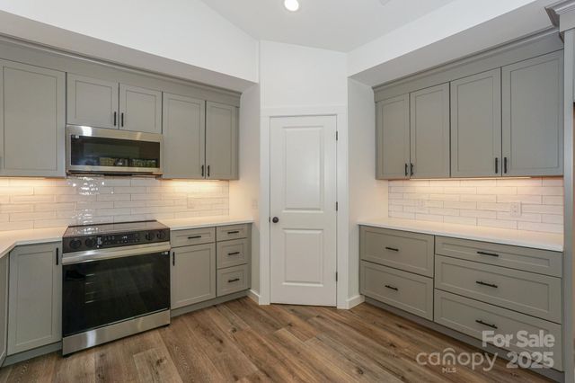 110 S Yadkin River Road, Statesville, NC 28625
