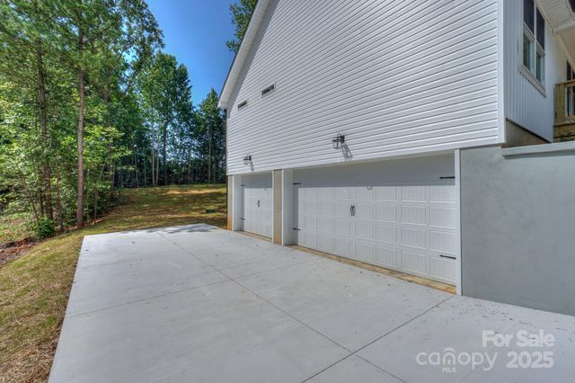 110 S Yadkin River Road, Statesville, NC 28625