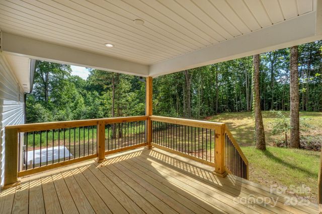 110 S Yadkin River Road, Statesville, NC 28625