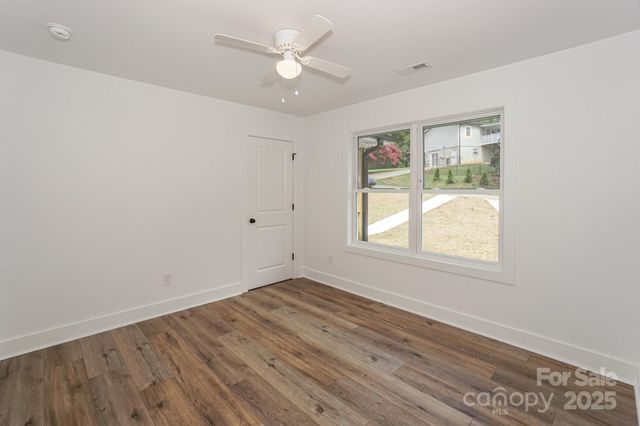 110 S Yadkin River Road, Statesville, NC 28625