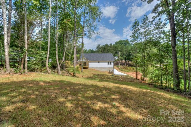 110 S Yadkin River Road, Statesville, NC 28625