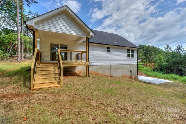 110 S Yadkin River Road, Statesville, NC 28625