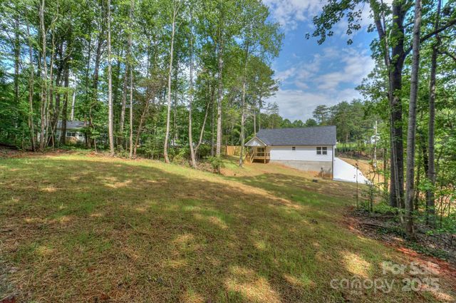 110 S Yadkin River Road, Statesville, NC 28625