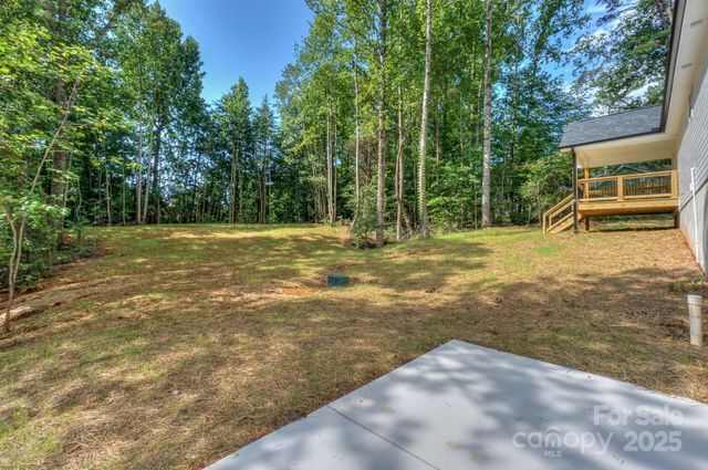 110 S Yadkin River Road, Statesville, NC 28625