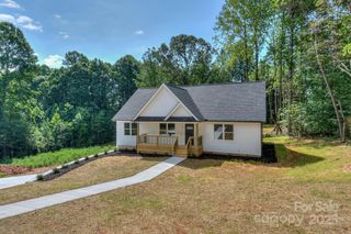 110 S Yadkin River Road, Statesville, NC 28625