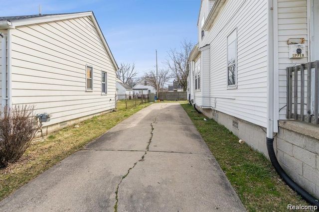 7068 Ford Avenue, Warren, MI 48091