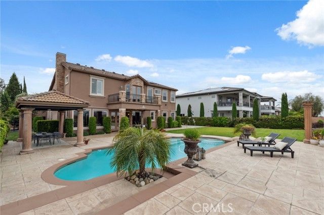 4918 W Bluff, Fresno, CA 93722