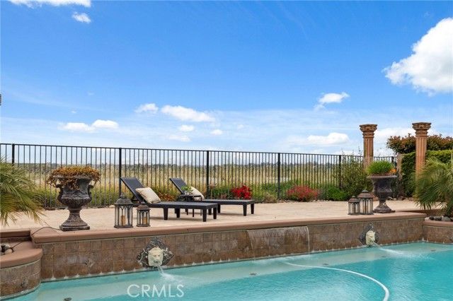 4918 W Bluff, Fresno, CA 93722