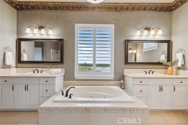 4918 W Bluff, Fresno, CA 93722