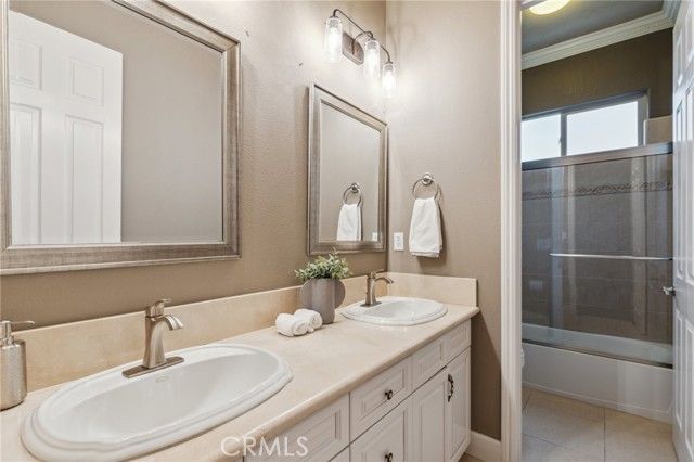 4918 W Bluff, Fresno, CA 93722