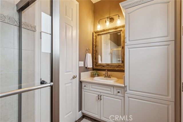 4918 W Bluff, Fresno, CA 93722