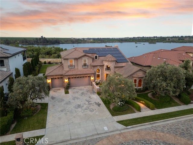 4918 W Bluff, Fresno, CA 93722