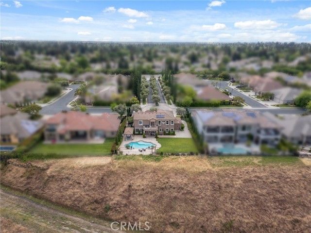 4918 W Bluff, Fresno, CA 93722