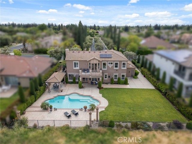 4918 W Bluff, Fresno, CA 93722