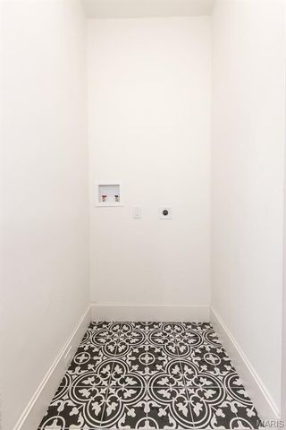 3547 Nebraska Avenue, St Louis, MO 63118