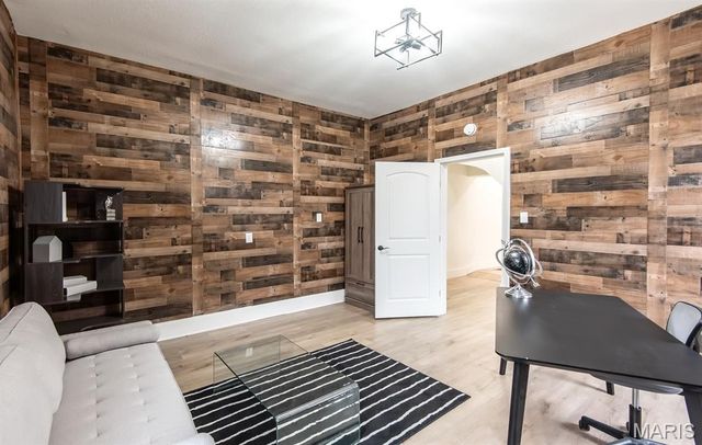 3547 Nebraska Avenue, St Louis, MO 63118