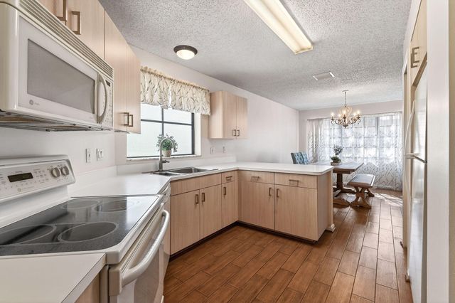 111 Weybridge Circle C, Royal Palm Beach, FL 33411