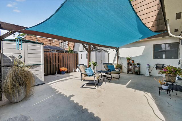 111 Weybridge Circle C, Royal Palm Beach, FL 33411