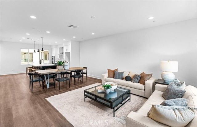 102 Sorrel Court, Burbank, CA 91506