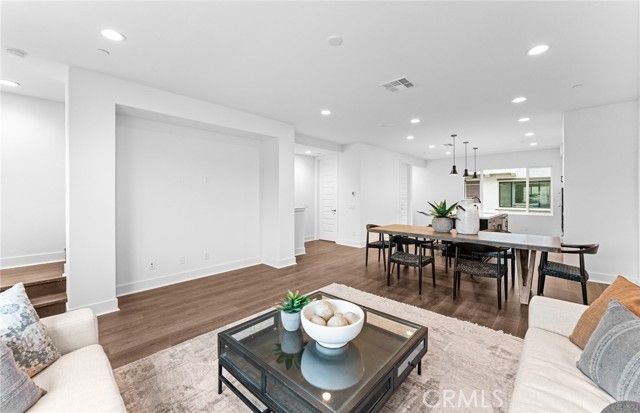 102 Sorrel Court, Burbank, CA 91506
