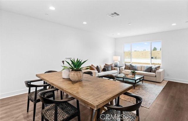 102 Sorrel Court, Burbank, CA 91506