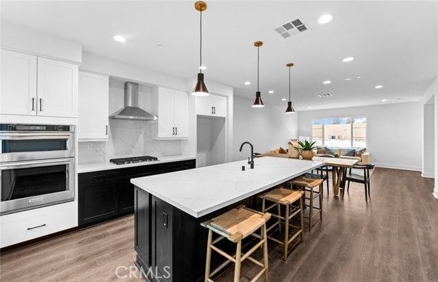102 Sorrel Court, Burbank, CA 91506