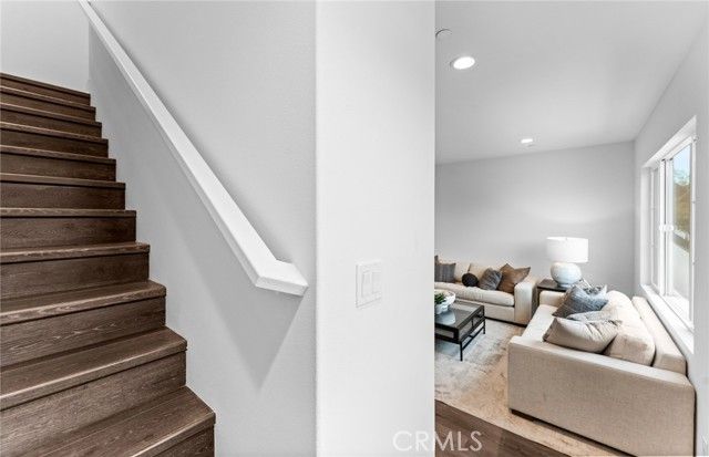 102 Sorrel Court, Burbank, CA 91506