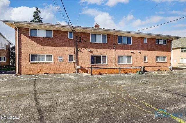 2148 Richards Road, Apt 6, Ottawa Hills, OH 43606