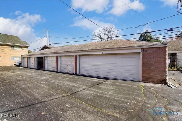 2148 Richards Road, Apt 6, Ottawa Hills, OH 43606