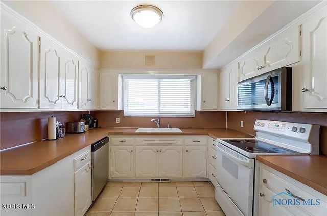 2148 Richards Road, Apt 6, Ottawa Hills, OH 43606