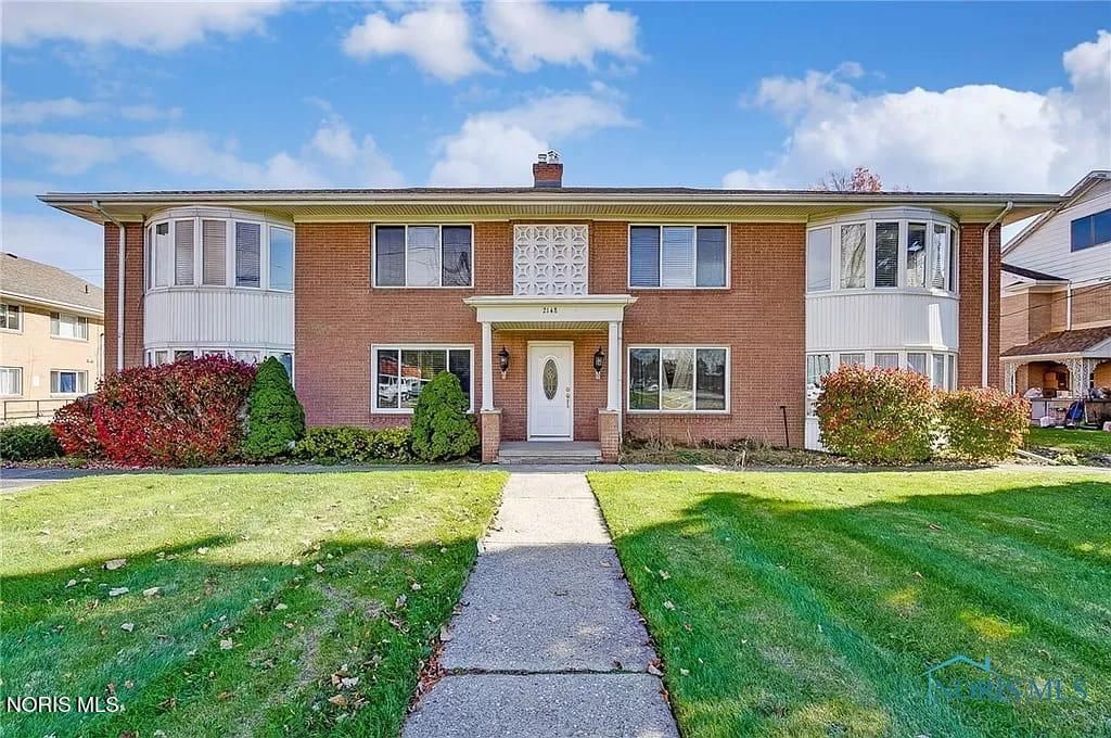 2148 Richards Road, Apt 6, Ottawa Hills, OH 43606