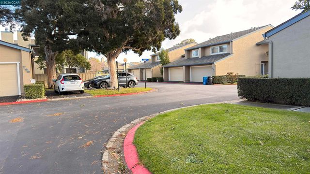 748 Aries Ln, Foster City, CA 94404
