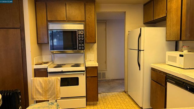 748 Aries Ln, Foster City, CA 94404