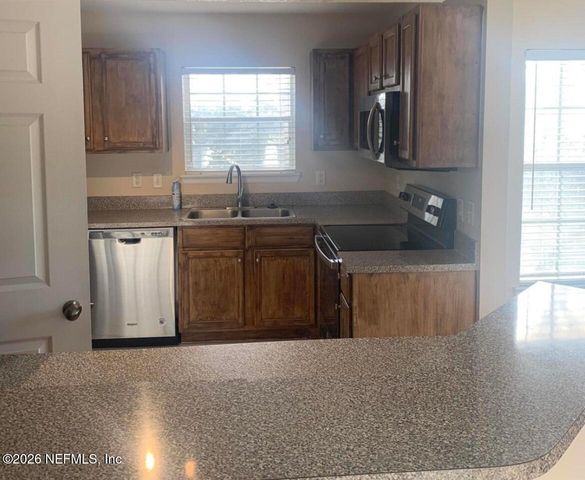 7800 POINT MEADOWS Drive 731, Jacksonville, FL 32256