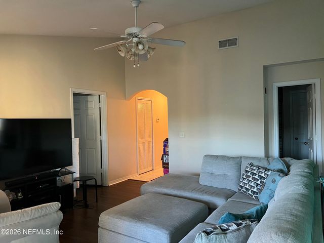 7800 POINT MEADOWS Drive 731, Jacksonville, FL 32256