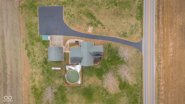 4725 S 250 E, Columbus, IN 47201